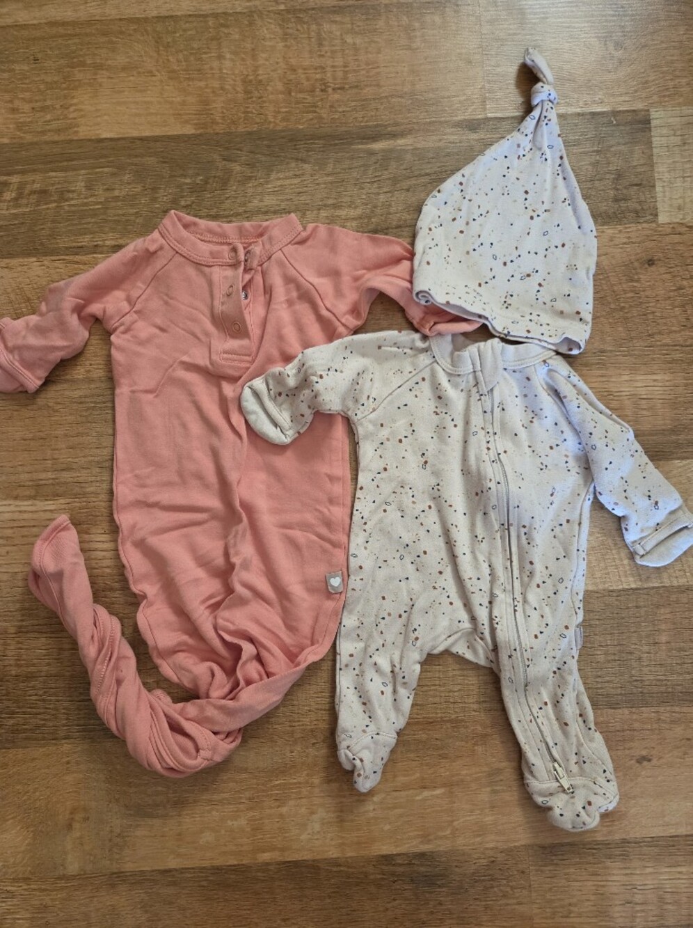 Goumi x Babylist Knotted Gown, Zipoer Footie & Hat - Peach, Cream Speckle